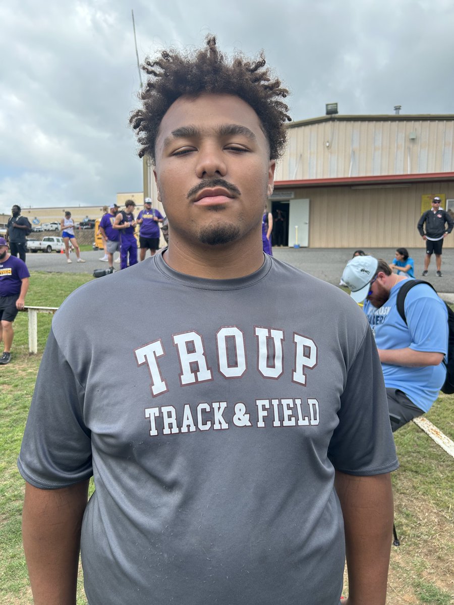 coachsamwells's tweet image. Congratulations to AJ Dewberry on winning the Area Championship in the discus 187’.  Also, qualified for regionals in the shot put.
#dominatetheday #mentality #1% #next