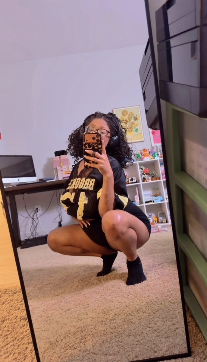 big moni 🧡 tweet media