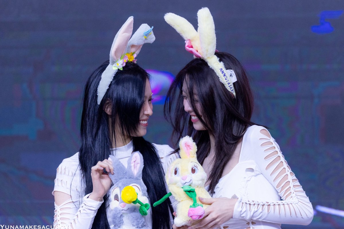 yunamakesacurry's tweet photo. 251123 Makestar Fansign
#유나 #YUNA #있지 #ITZY https://t.co/Mg54SI6P1V