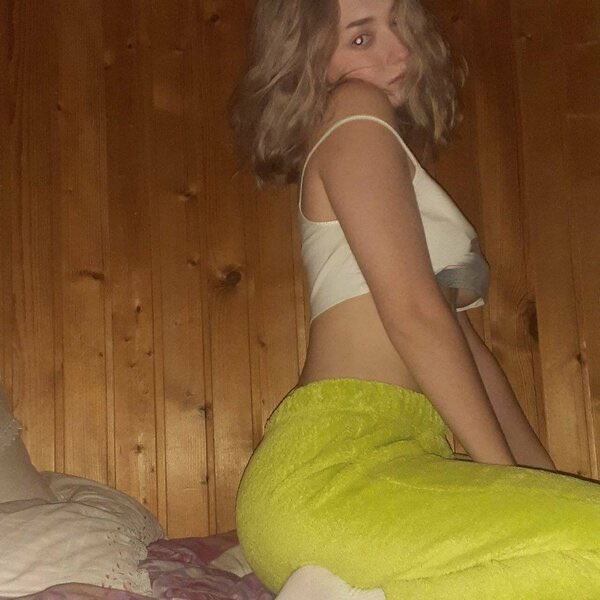 🌸 meoowlisaa 🌸 tweet media