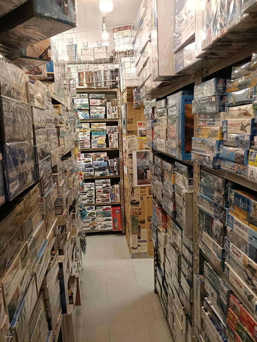 オープンしました。大変有難い事に連日たくさんの買取をいただき店内天井までプラモぎっしりです。スケールプラモからキャラものまでオールジャンルでご用意してます。ご来店お待ちしております。
#プラモデル #秋葉原