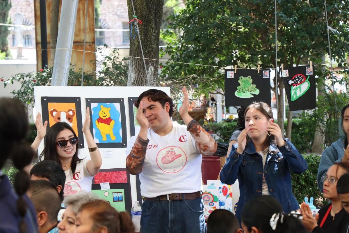 Ana_ParraDH's tweet photo. Espacio que reafirma la importancia de impulsar el arte como una vía para la inclusión, la libre expresión y el reconocimiento de los derechos culturales de todas las personas, sin distinción. 

Mi reconocimiento para todas las personas que participaron exponiendo su arte. https://t.co/E3ip7jkq2W