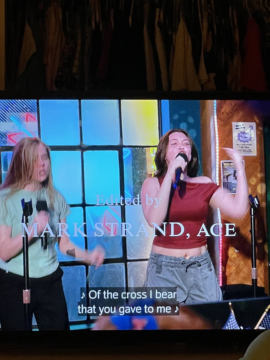 Lizzie_K91's tweet image. Mel taking her hair down, Santos’s fake bad singing. Thank you #dapitt