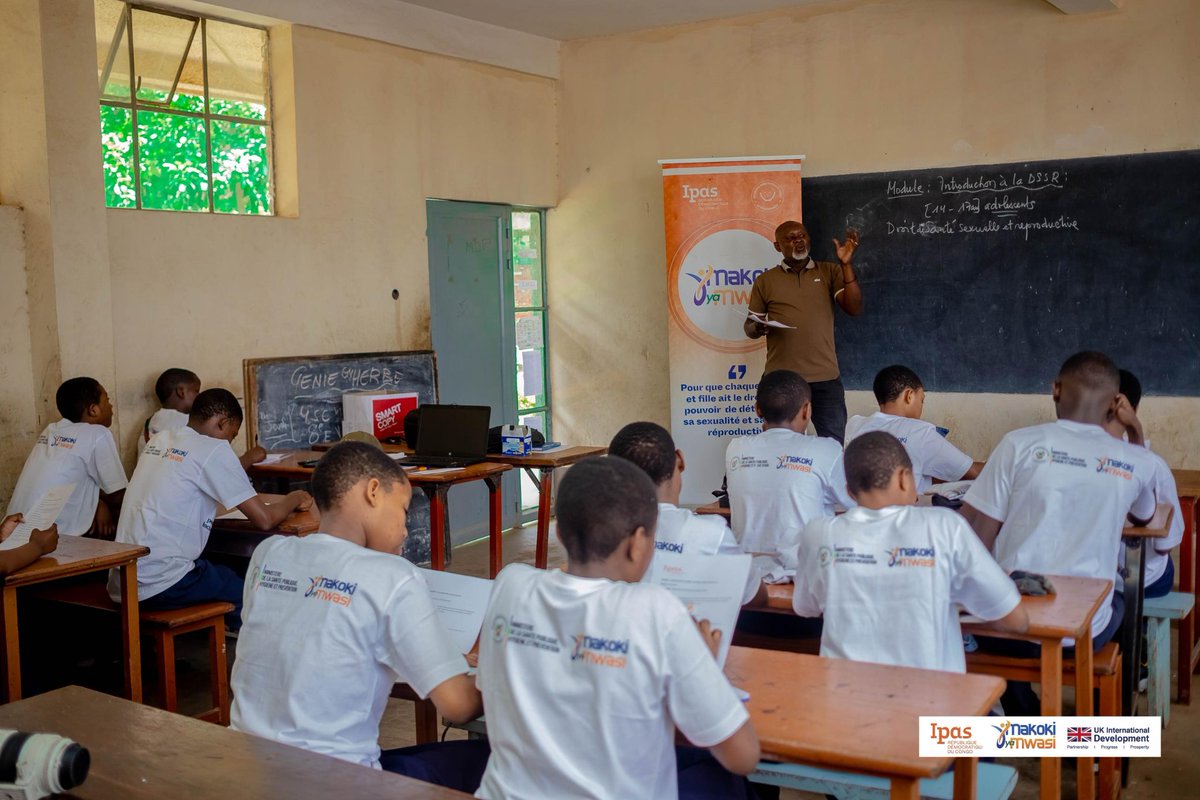 YvesMakelele's tweet image. #SudKivu : Dans la vision des écoles sûres, inclusives et résilientes grâce à l'éducation sexuelle complète, 100 élèves ont été formé et 5 clubs scolaires mis en place avec l'appui de
@MakokiYaMwasi

@IpasRDC veut une société où l'#Adoinformé fait des #ChoixEclairé  sur sa santé