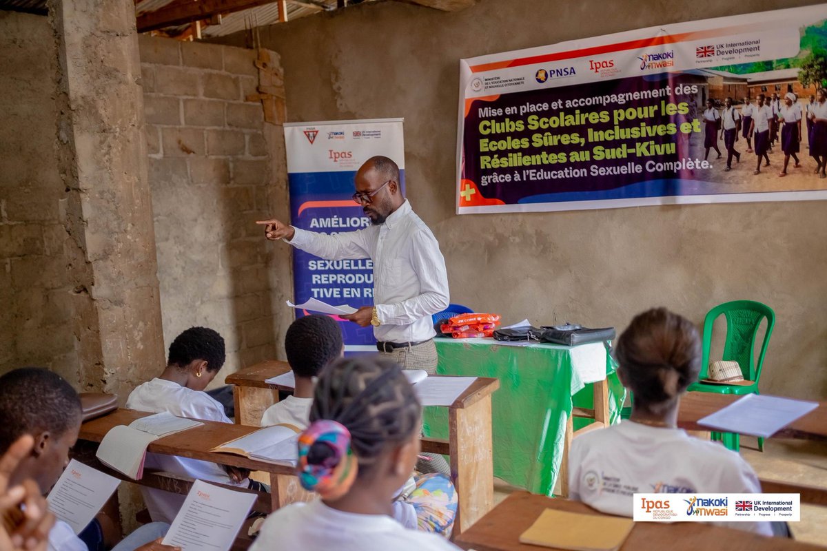 YvesMakelele's tweet image. #SudKivu : Dans la vision des écoles sûres, inclusives et résilientes grâce à l'éducation sexuelle complète, 100 élèves ont été formé et 5 clubs scolaires mis en place avec l'appui de
@MakokiYaMwasi

@IpasRDC veut une société où l'#Adoinformé fait des #ChoixEclairé  sur sa santé