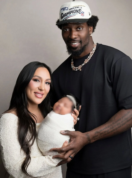 HawkMania tweet media