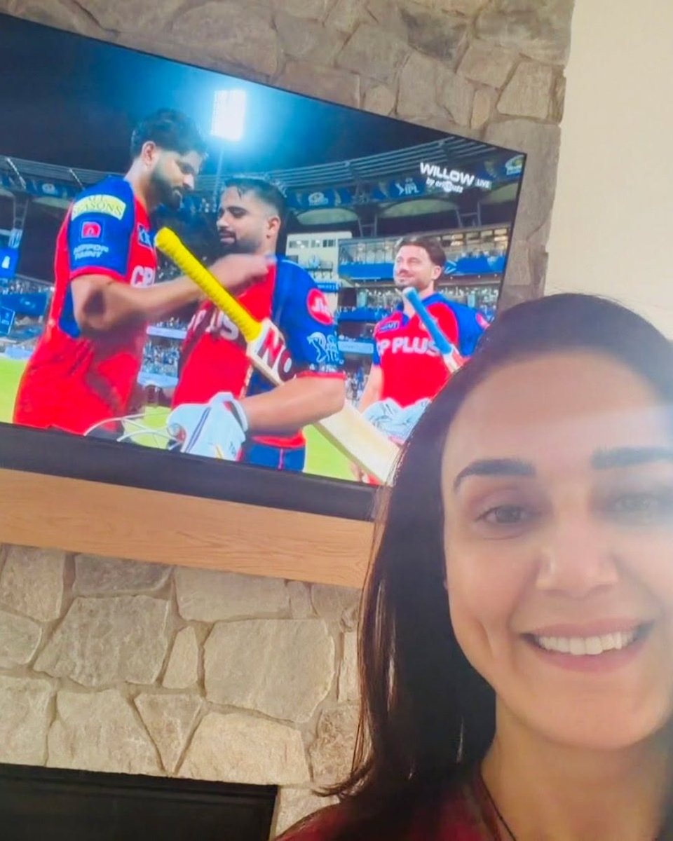 TheDailyJagran's tweet image. #InPics | Punjab Kings delivered a dominant performance to defeat Mumbai Indians by 7 wickets, continuing their strong run in the tournament. Co-owner Preity Zinta was seen celebrating enthusiastically after the emphatic victory, as the team showcased all-round strength and