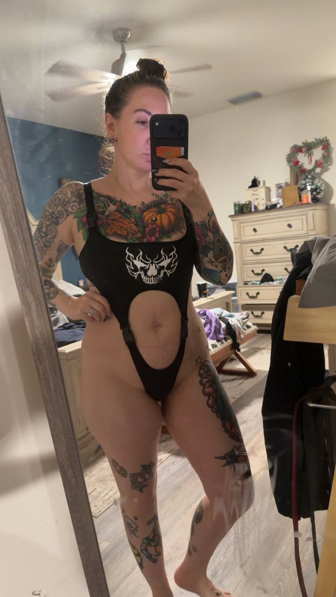 mrsnotfunny tweet media