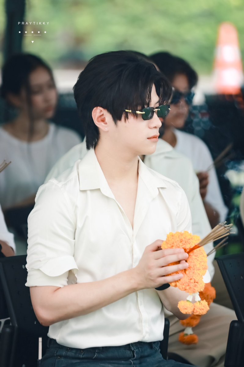 พี่้เคน จาก“กัลปาวสาน (Sanctuary)”
รับบทโดย พี่แปลนจ้า พ่อหนุ่มธาตุน้ำ 😆💚

#SanctuarySeriesxPLAN
#SanctuarySeries #เปิดตัวSanctuarySeries
#PlanRathavit #คนของแปลน
#MchoiceArtist