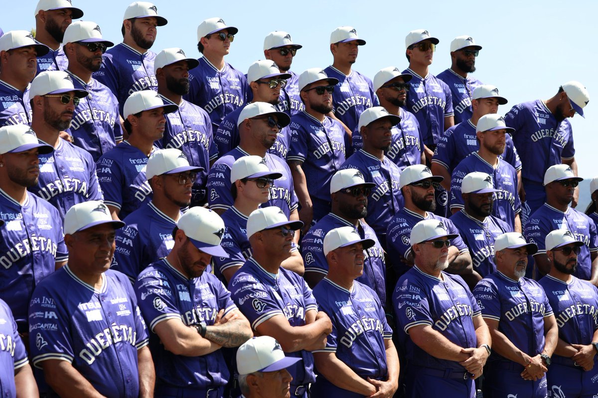 ConspiradoresQr's tweet image. ¡La familia de Conspiradores unida y lista para el Playball 2026! ⚾️🔥 

Un recuento de nuestra jornada especial en Viña del Cielo con todo el equipo porque #conspirarescreer 🏟️✨ 

#Conspiradores #BehindTheScenes #LMB #Querétaro #Beisbol