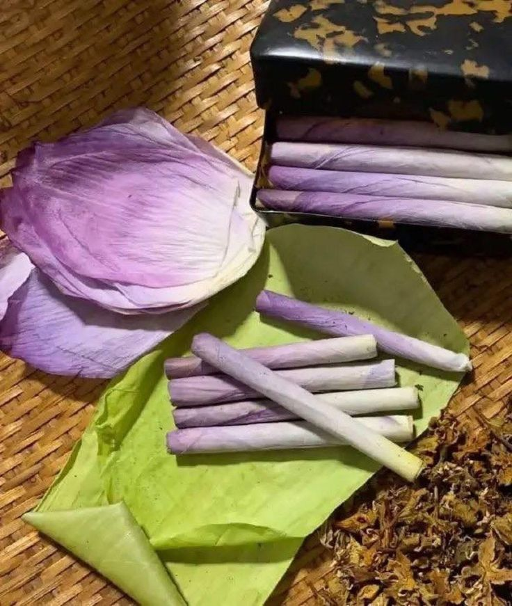 Mo Stoned tweet media