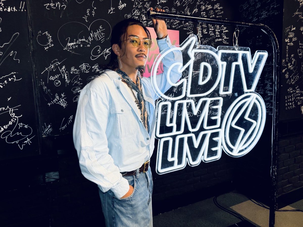 GENERATIONS' way to the World tweet media