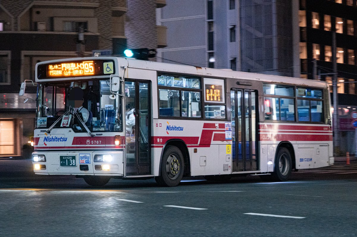 西鉄バス北九州 門司5767 KL-UA452MAN (02) 改正を乗り越えた最古参枠