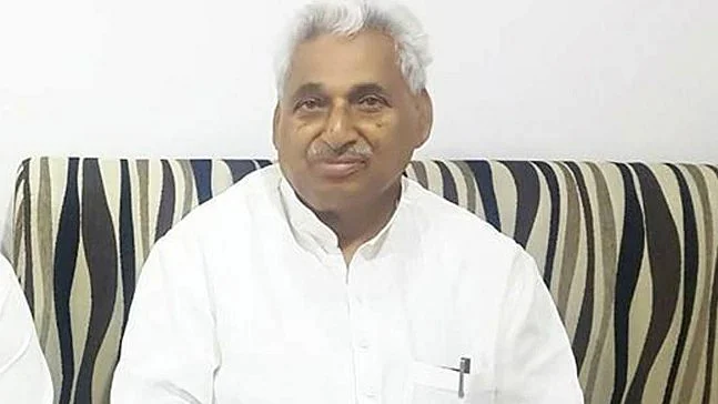 bstvlive's tweet image. लखनऊ : नेता प्रतिपक्ष माता प्रसाद पांडेय दिल्ली पहुंचे

➡पुलिस की घेराबंदी से पहले ही दिल्ली पहुंचे
➡सपा के प्रतिनिधिमंडल को पहुंचना है नोएडा
➡लखनऊ पुलिस ने आवास पर की थी घेराबंदी

#Lucknow #SP #UttarPradesh @samajwadiparty