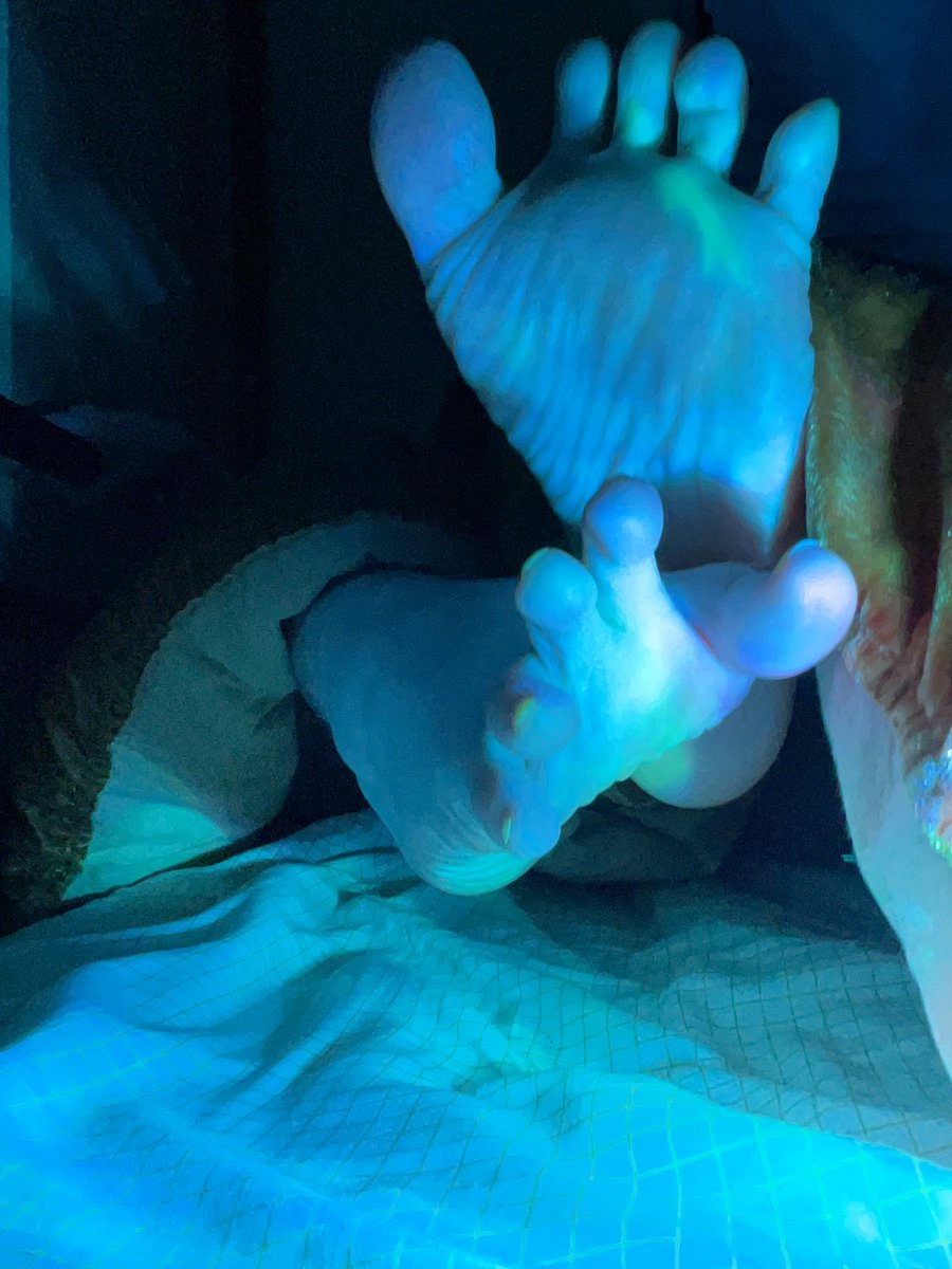 Stanley Smith • FinDom • FootDom • Feet Seller • tweet media