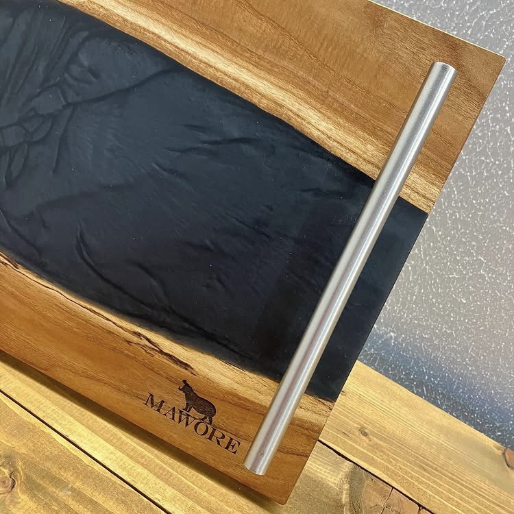 MAWORE2020's tweet photo. tray

持ち手のデザインも、
色々な種類があります！

裏には全て滑り止め付きです。

その他の投稿＆
MAWORE ONLINE SHOP/メルカリshops
→@mawore2020

#インテリア #トレイ #レジン作家 #木製雑貨 #ハンドメイド https://t.co/CJommGGVQU