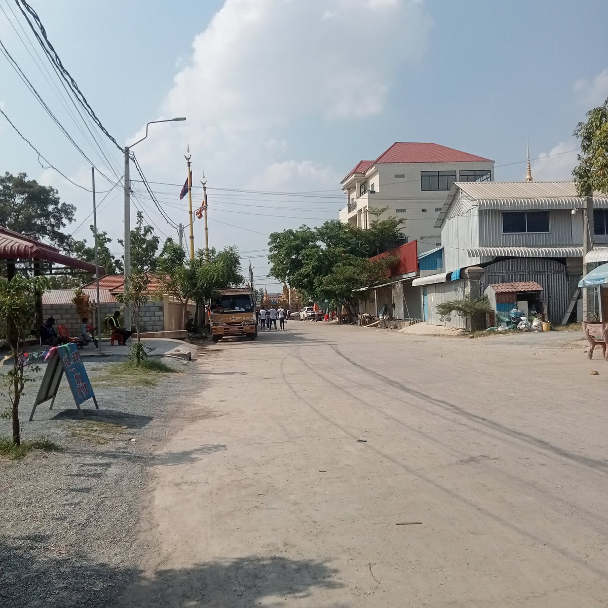 អ្នកកំពង់ស្ពឺ tweet media