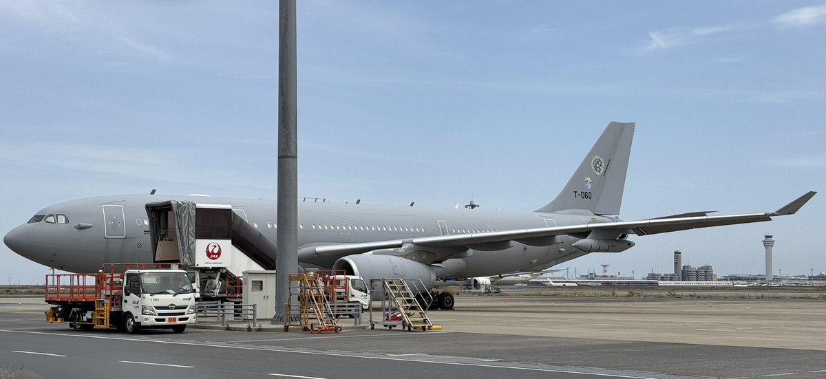 wisteria0926's tweet image. オランダ空軍A330MRTT
ドアだけポケモンジェット
白過ぎるITA
 #羽田空港 #HND #RJTT