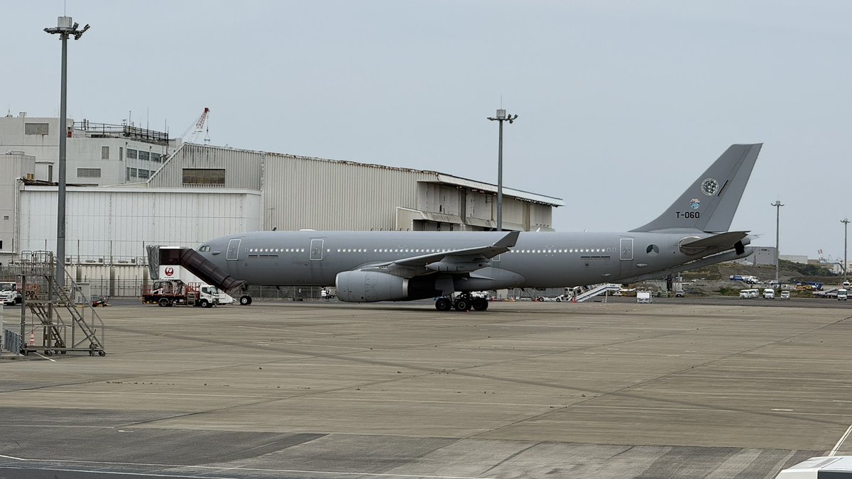wisteria0926's tweet image. オランダ空軍A330MRTT
ドアだけポケモンジェット
白過ぎるITA
 #羽田空港 #HND #RJTT
