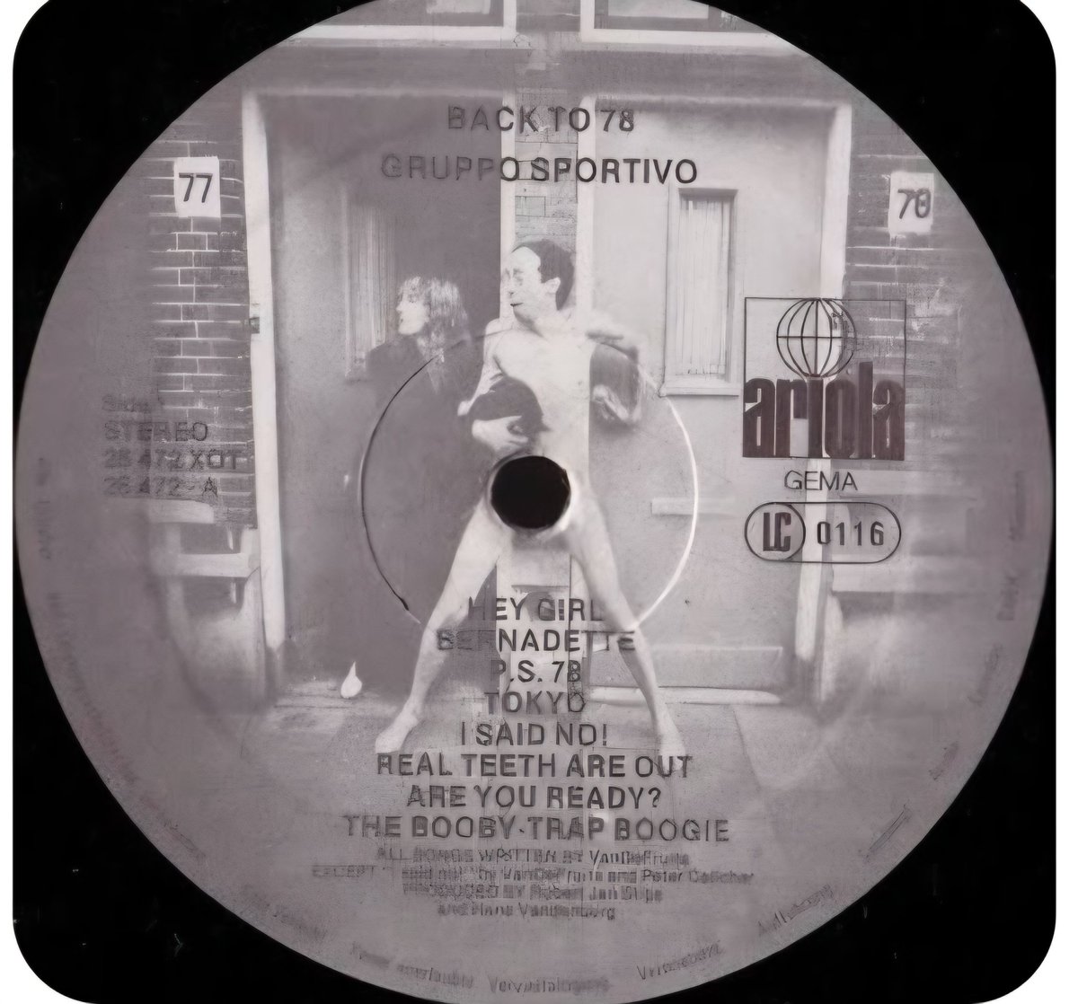 Goedemorgen x piepeltjes.  Gisteravond kocht ik kaartjes voor Gruppo Sportivo. Om er samen met mijn broer heen te gaan, jeugdsentiment! Maken jullie het leuk op deze vrijdag. Bijna weekend.Lief zijn!🌞☕️😘