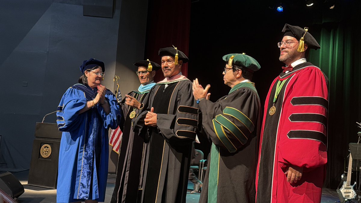 💋Bella Martínez✍🏻🇵🇷📖👮🏻💃🎼 tweet media