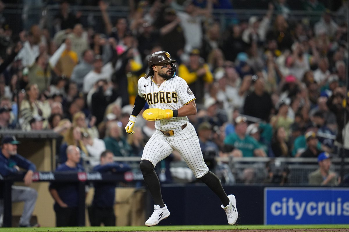 aedmondstv's tweet image. The #padres have won 8 in a row. The last time they did that was to end the 2023 season when they were already out of playoff contention. 

They have also completed back to back sweeps of the Rockies and Mariners. 

This is fun! 

On to Anaheim, who's going??