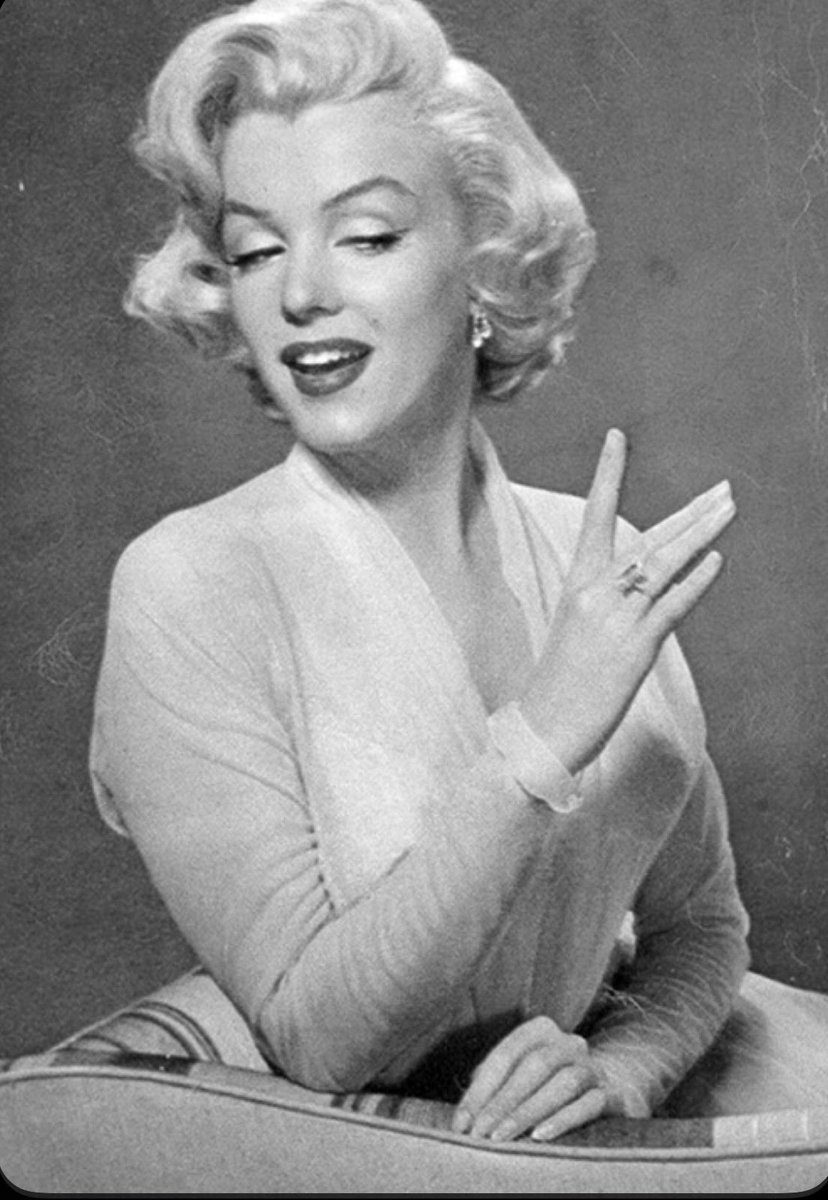 SpaceyMarilyn tweet media