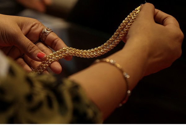 InvGurInd's tweet image. Gold holds steady, eyes fourth weekly gain on US-Iran peace deal hopes

investmentguruindia.com/newsdetail/gol…

#Gold #USdollar #Commodity @DonaldTrump  #OilPrices #USPresident #Investmentguruindia