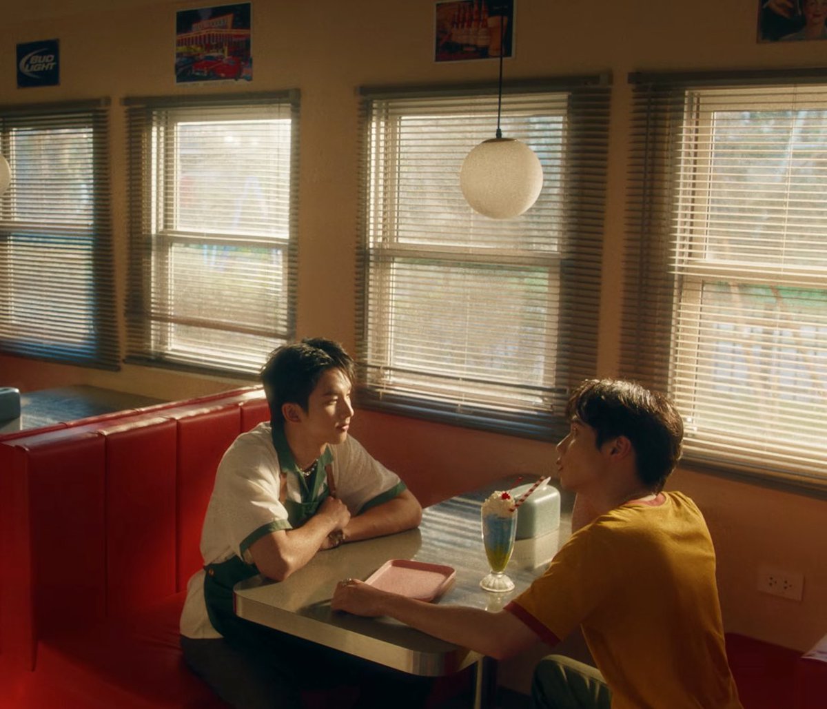 imnot_jarin's tweet image. จะมานั่งด้วยตะไม มีปัญหาหรือมีใจครับ คุณเจ้าของร้าน 🤏🦖
#NoExitSurfJavaMV
#NoExitSurfJava
#SurfJava