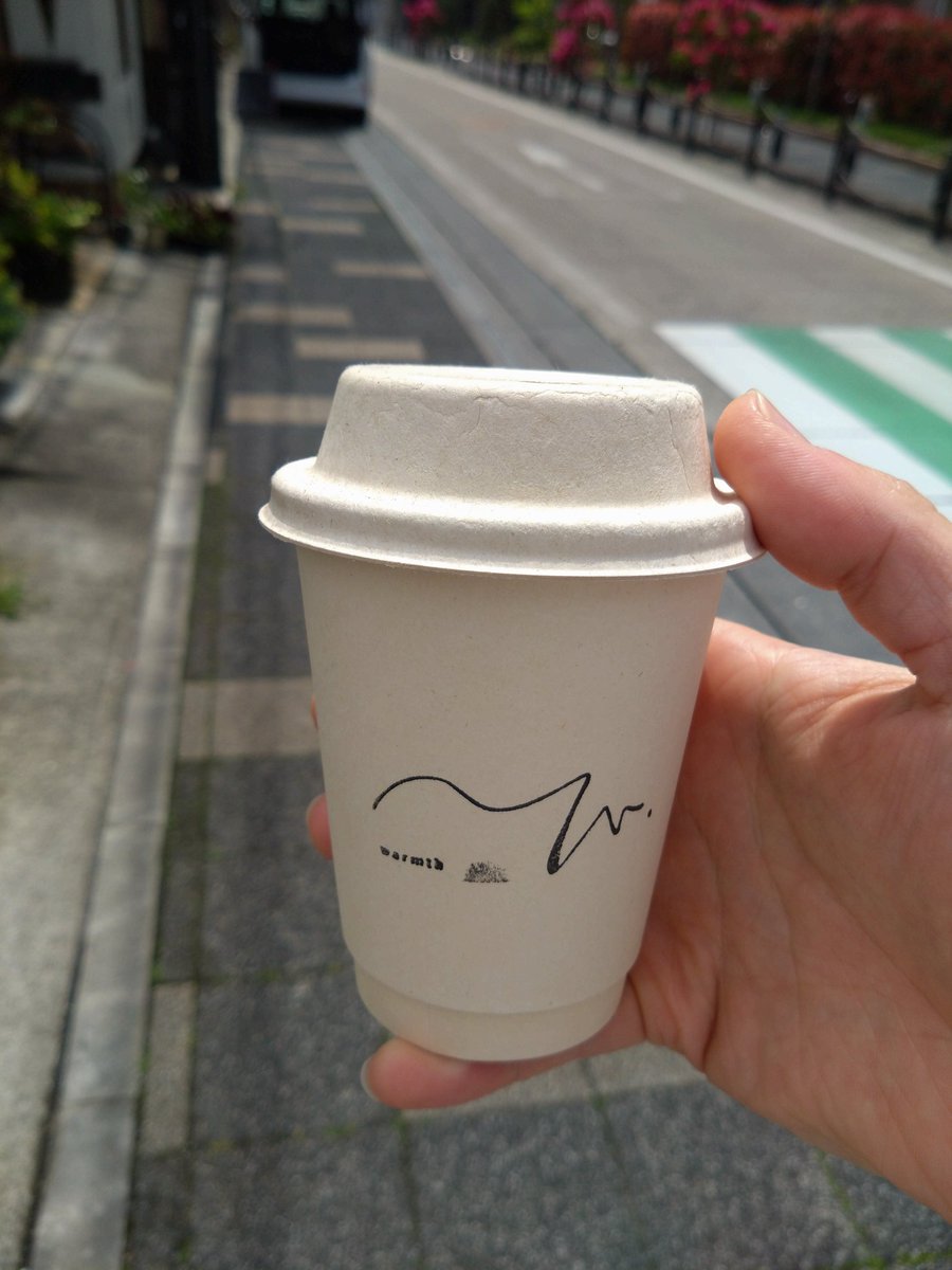 ulsn_ok615's tweet image. 車で高崎からZepp羽田に向かいます。
物販が少し気になってきました。
(今日は贅沢してとっても美味しい珈琲を旅のお供にします)
#warmth
#ClariS