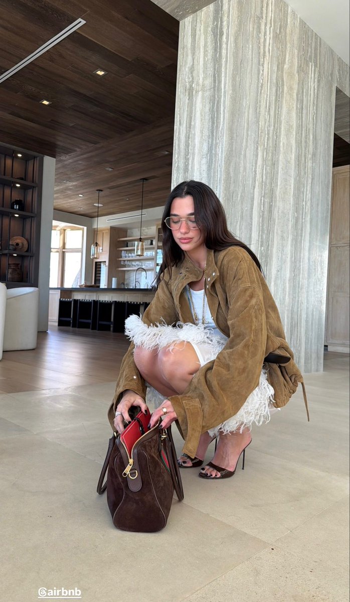 JonnyLeTran5's tweet image. Blessing your timeline with Dua Lipa 😍 #DuaLipa #singer #songwriter #GoddessDuaLipa #DulapPeep #DuasWorld #Service95 #FutureNostalgia #RadicalOptimism #BarbieMovie #ArgylleMovie #beautiful