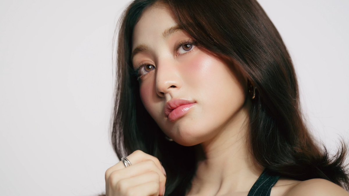 WithPJihyo's tweet photo. JIHYO &amp; MILKTOUCH [Iconic Mascara] - frameshots

🖤

#지효 #JIHYO #ジヒョ #밀크터치 https://t.co/kWDKVEk5NO
