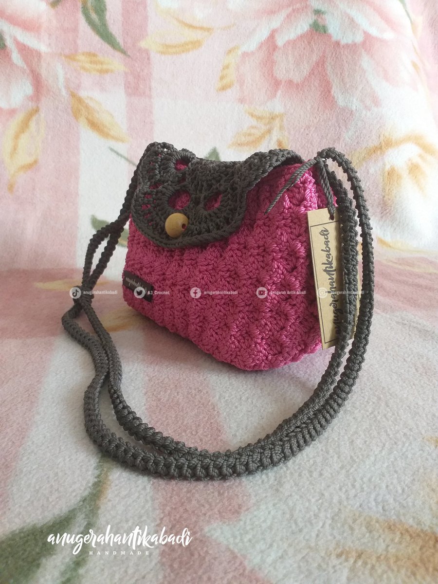 A3_Crochet's tweet photo. Alhamdulillah.. late post
Mini Sling Bag dengan cover ritsleting di atas nya
Cuszz ..zz to Royal Hotel Bogor
Dim : 13x8x12 cm
Mat : Polyester Kilap
#tasrajut
#tasrajuthitamungu
#minislingbag
#slingbagrajut
#madebyorder
#handmade
#anugerahantikabadi
#UMKMIndonesia https://t.co/wuN7R5SJuO
