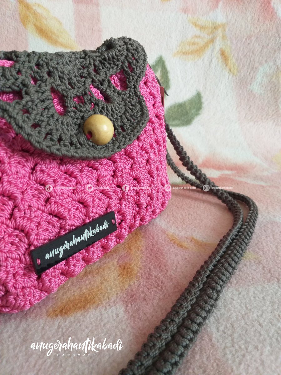 A3_Crochet's tweet photo. Alhamdulillah.. late post
Mini Sling Bag dengan cover ritsleting di atas nya
Cuszz ..zz to Royal Hotel Bogor
Dim : 13x8x12 cm
Mat : Polyester Kilap
#tasrajut
#tasrajuthitamungu
#minislingbag
#slingbagrajut
#madebyorder
#handmade
#anugerahantikabadi
#UMKMIndonesia https://t.co/wuN7R5SJuO
