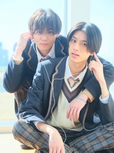 izzyyzzi_izzy's tweet image. Finally #Contrast visual book!! 
112 pages with 300+ photos (new gravure photos of "Follow the feelings: The two's Now and Then", solo shots), 10K+ words cross-talk, famous Scenes + Lines
JPY 3,300 and will release on Jun 30 🎉
Available on diff sites with diff exclusive gifts