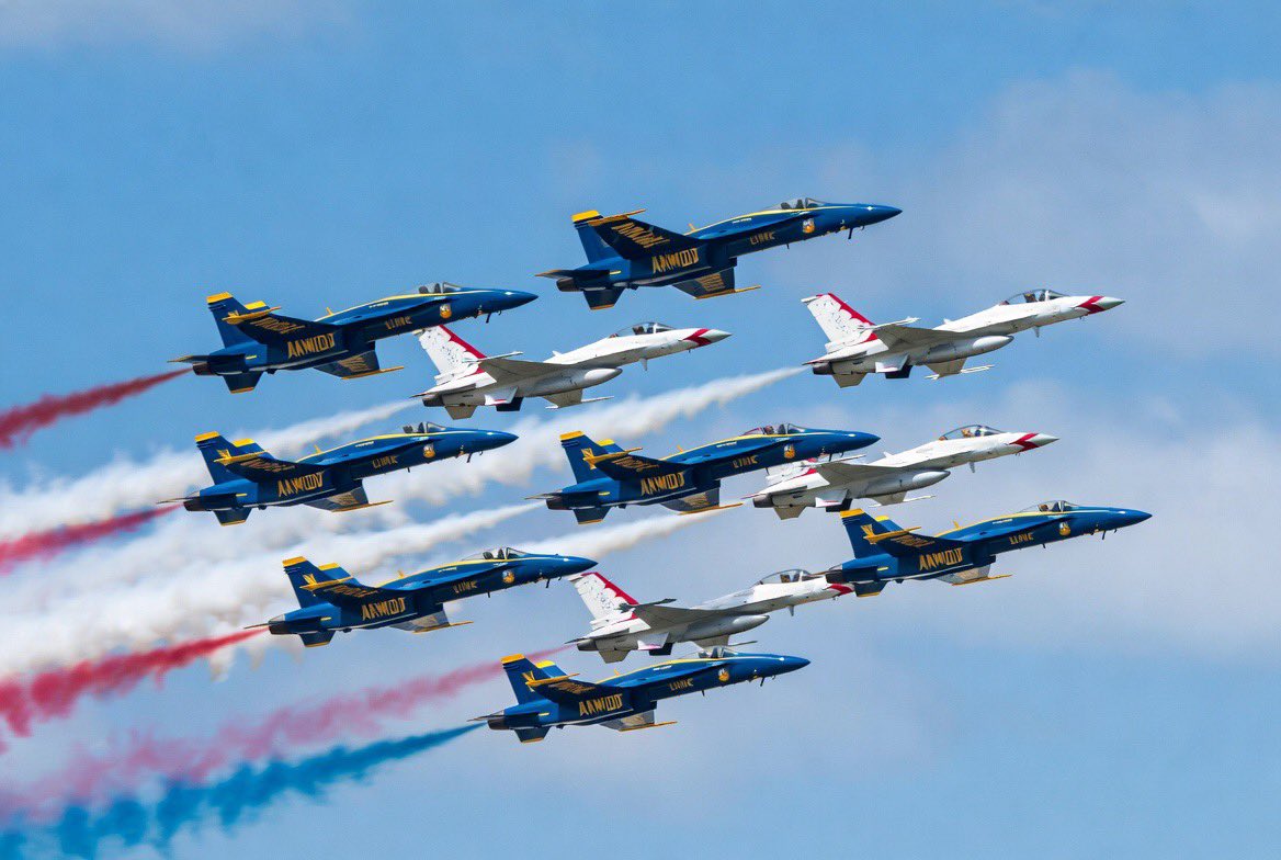 <a href="/DudespostingWs/">Dudes Posting Their W’s</a> Absolutely incredible! The Blue Angels and Thunderbirds flying together like that is pure American excellence. God bless our pilots and our military! 🇺🇸💙