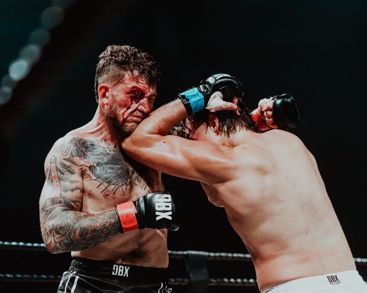 Dbxbrasil's tweet photo. O Dirty Boxing 6 foi um sucesso! O card entregou muita violência e nocautes desde a primeira luta até a última! 🔥

Você pode assistir a todas as lutas do evento no nosso YouTube! https://t.co/xqwwGbffQs