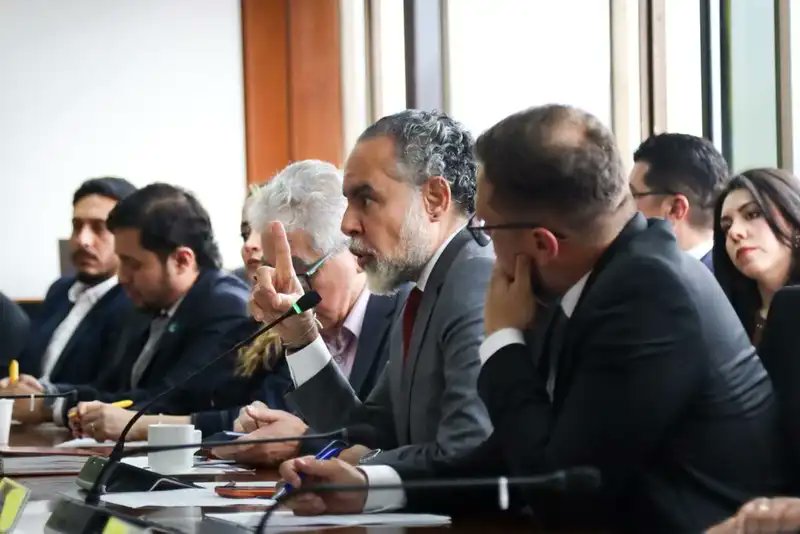 Mininterior anunció que aumentan medidas de protección para candidatos de cara a elecciones del 31 de mayo eldato.co/2026/04/16/min…