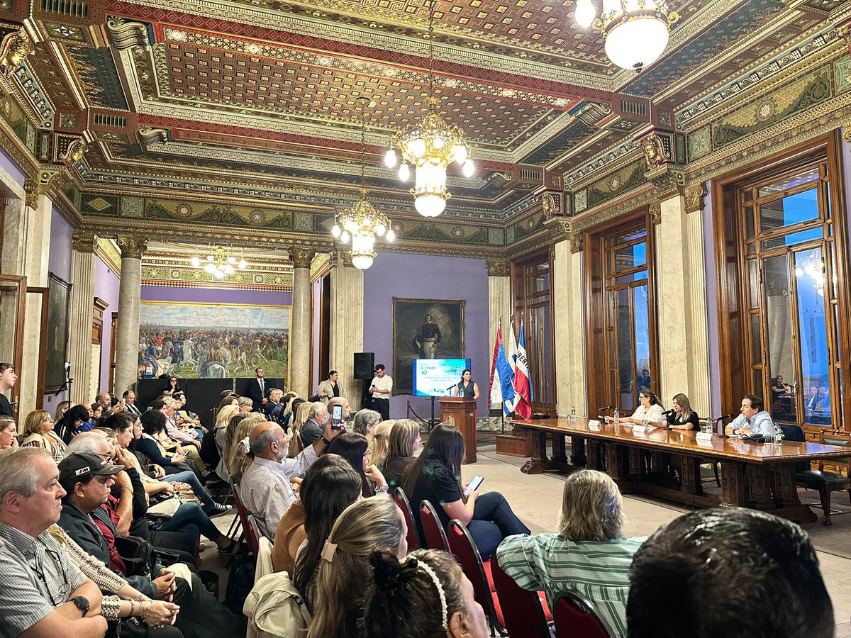 CarlosRydstrom's tweet photo. En el Mes del Autismo, participé de la mesa de diálogo sobre el compromiso interpartidario en discapacidad.

Espacio más que necesario para seguir trabajando de forma conjunta entre todos los partidos por los derechos de las personas con discapacidad. 

Gracias por la invitación, vamos a seguir trabajando juntos para que las palabras se transformen en hechos 🇺🇾