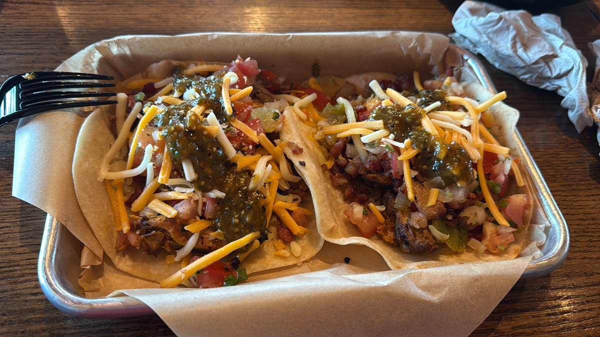 MosesMosley's tweet photo. A little Torchy’s before the game! #PreGaming https://t.co/NrFNgZAwxc
