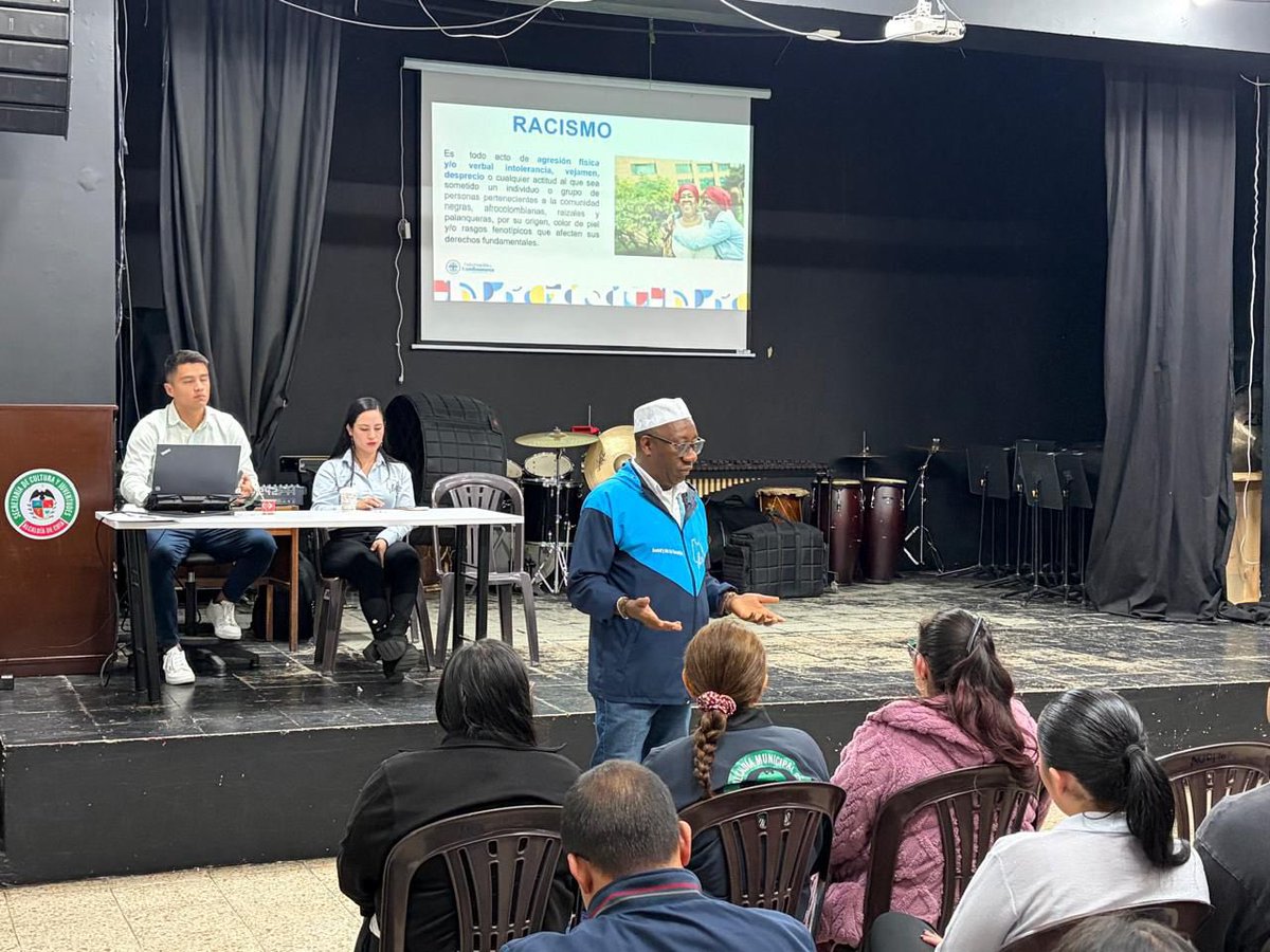 SocialCundi's tweet image. Desde la Gerencia de Asuntos Étnicos y la Gerencia Afro realizamos en #Cota un taller sobre lenguaje inclusivo y prevención de la discriminación racial, promoviendo el respeto, la igualdad y el reconocimiento de la diversidad en los territorios. 🤝📚✨

#Inclusión