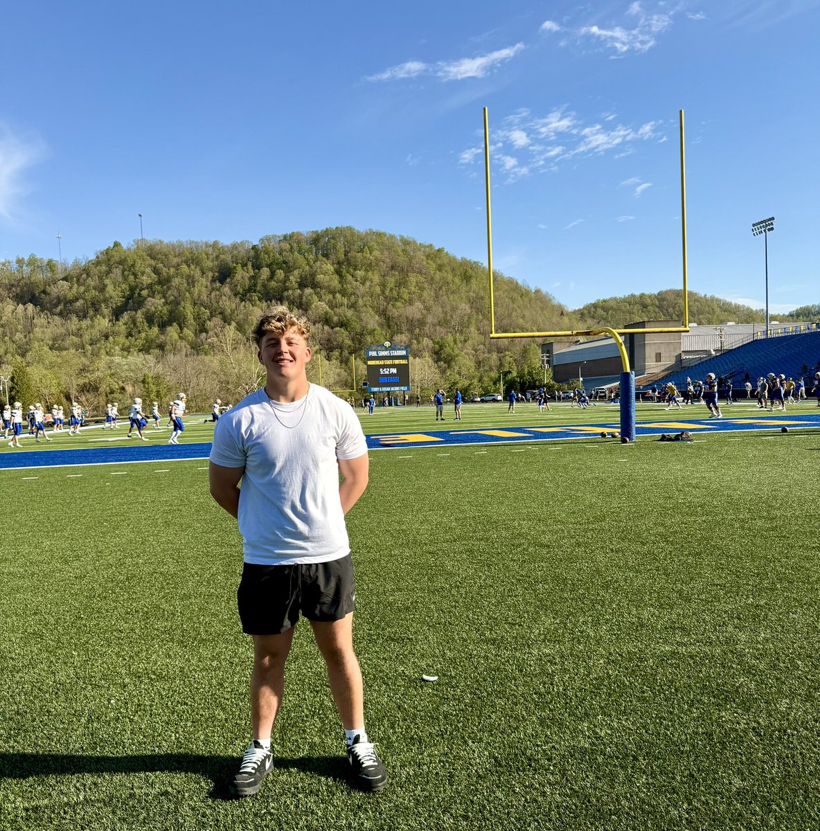 malachi1522's tweet photo. Had a great junior day today at Moorehead state today! I wanna thank all the coaches for your time and meeting with me. https://t.co/ItyynsiMyI