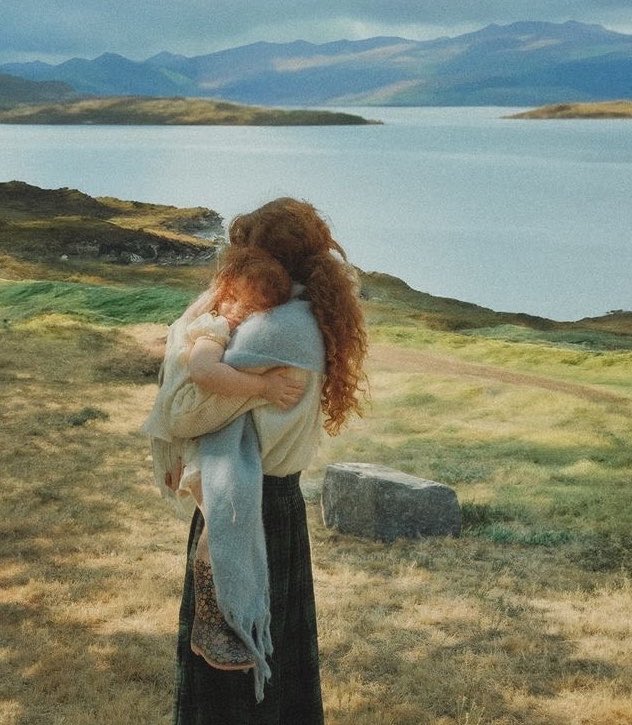 ronbwsley's tweet photo. hermione and rose ✨ https://t.co/VBS2NFaliZ