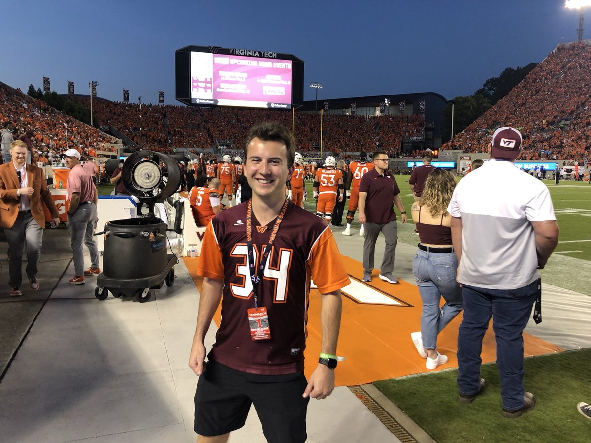 Team13System's tweet photo. @coachjfranklin Like every nite, was a great nite to be a Hokie🦃❤️💪☝️👌🚀🚀🚀 LezzGoooooo https://t.co/dKrfLKyqZm