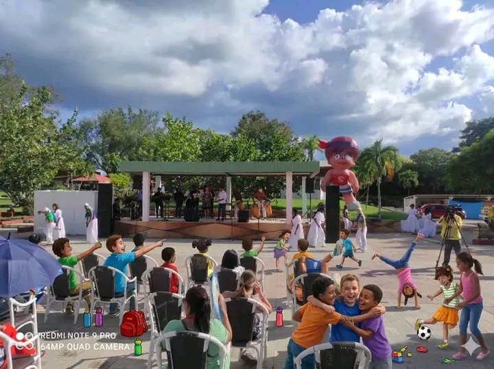 CalidadExpohlg's tweet photo. "Expoholguín de Mil Colores: Magia, Arte y Recreo"

📅 Viernes, Sábado y Domingo
🕘 Horario: 9:00 a.m. – 5:00 p.m.

Actividades para todos los gustos: 🎭 Culturales , ⚽ Deportivas  con manifestaciones de la recreación, juegos colaborativos y diversión sin parar https://t.co/ScauQSFDgh