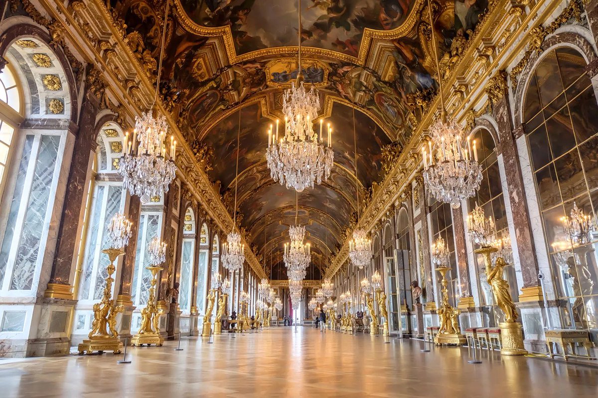 RodrigoTimes's tweet photo. Olivia Rodrigo’s “drop dead” music video was filmed at the Palace of Versailles. https://t.co/CpdzaEsj76
