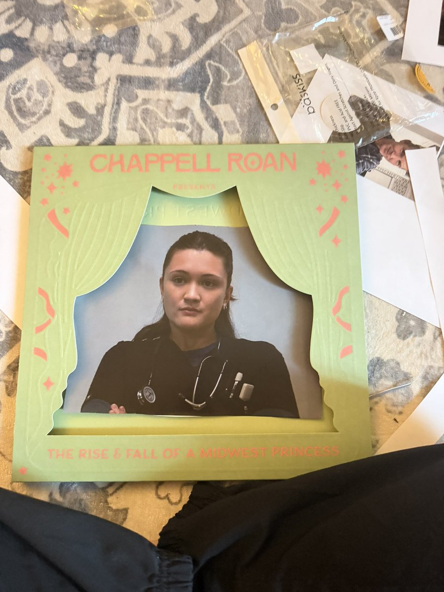 kiki 💋⸆⸉ tweet media