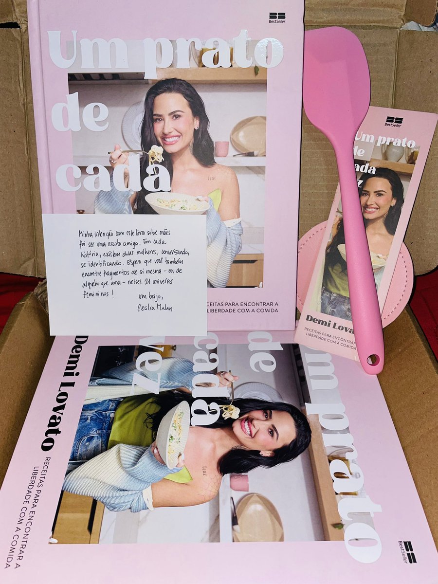 acervo lovato tweet media