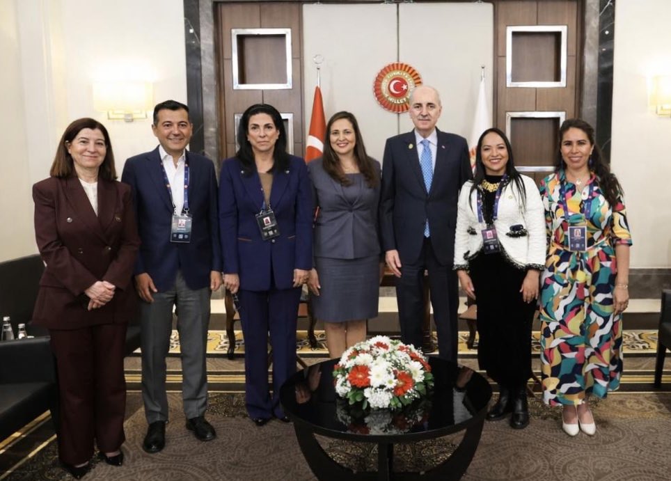 Liz Sánchez tweet media