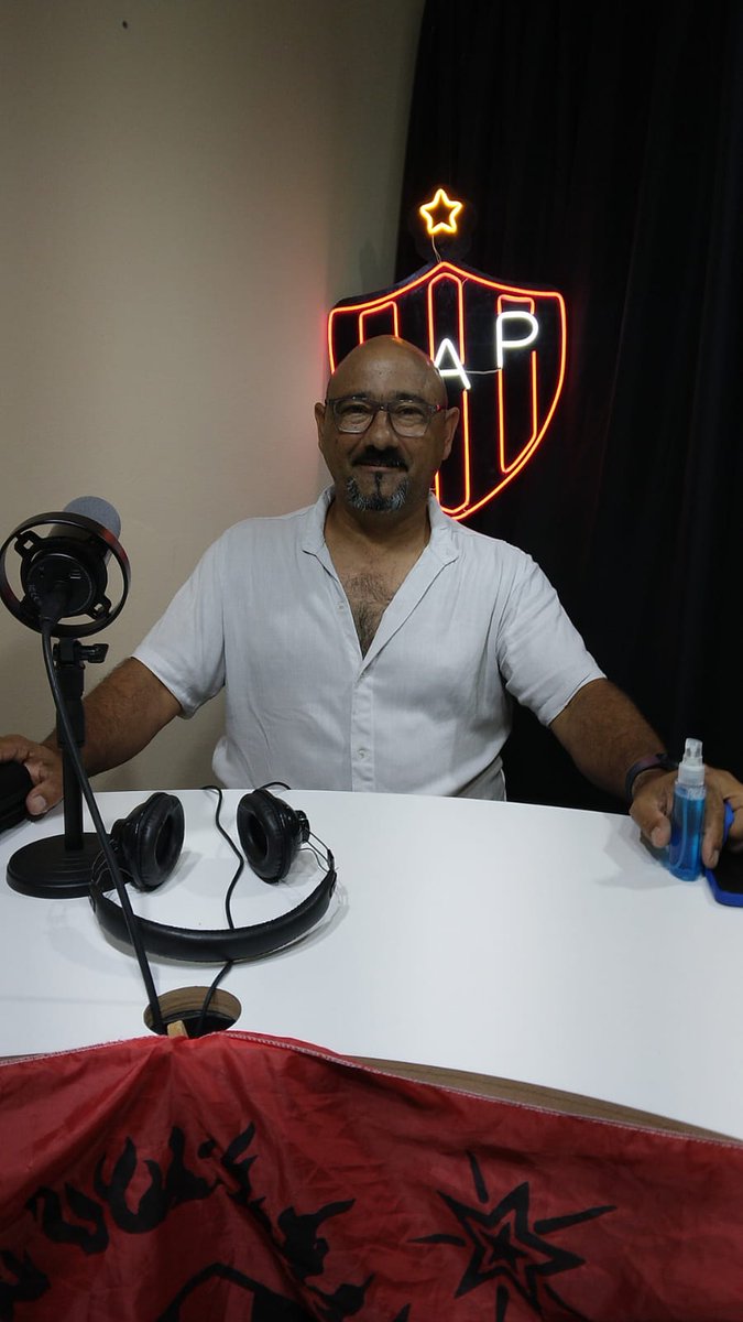 Una charla que dejó DE TODO. La competencia en la Zona Interior y una realidad de las inferiores de #Patronato. El cierre de pensión, la sangría, el material, el rol de los profesores y mucho más

Una charla distinta con Vincent en el especial juvenil de todos los jueves